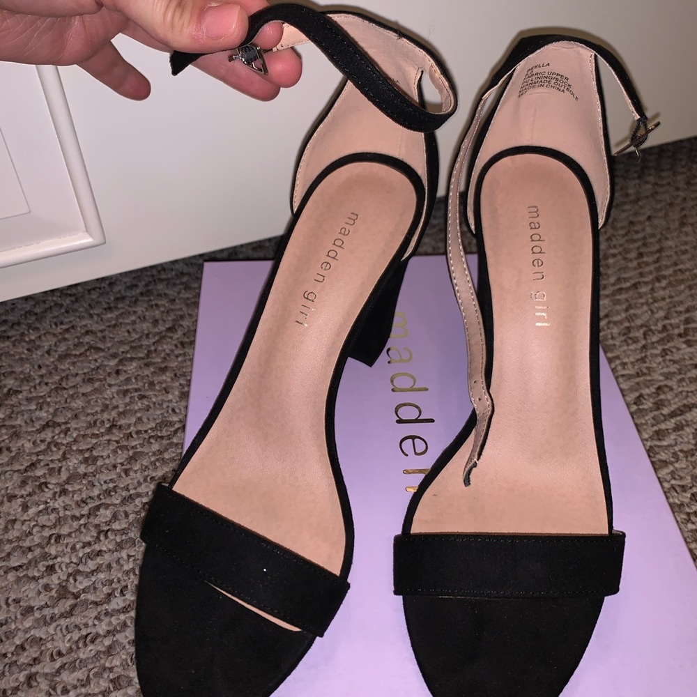 Madden Girl 8.5 strappy heel